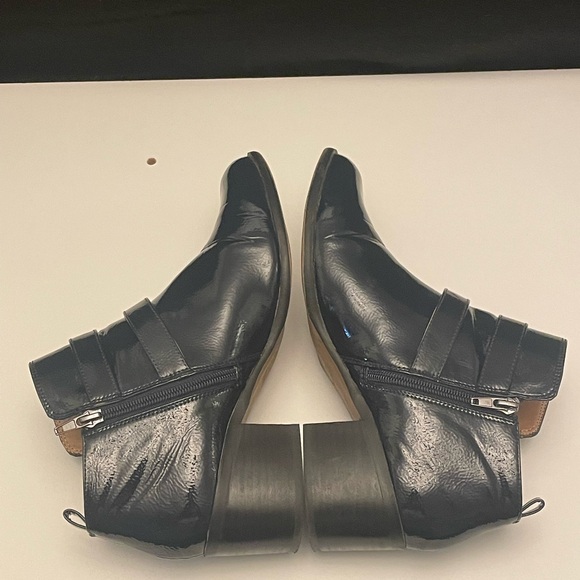FRANCO SARTO BLACK RAINA, PATENT LEATHER, BLOCK HEEL BOOTIES SIZE 9.5 W - Picture 5 of 11
